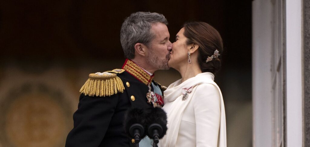 Following his mother Queen Margrethe's abdication, King Frederik X ascends to the Danish throne. 